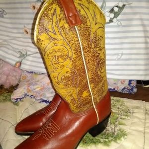 Ariat cowgirl boots